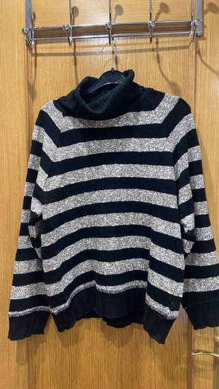 Jersey de rayas negro y gris