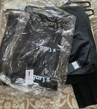 Lote 5 Pantalones y 1 Falda Gary's