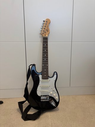 Guitarra Eléctrica Rochester Estilo Strato