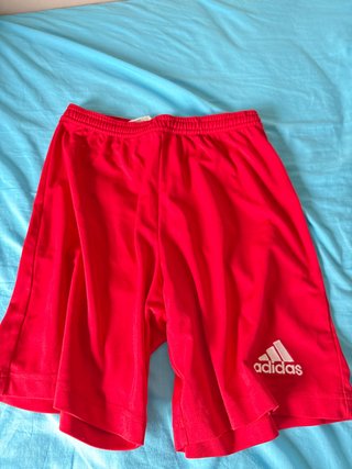 Pantalón corto deportivo Adidas rojo