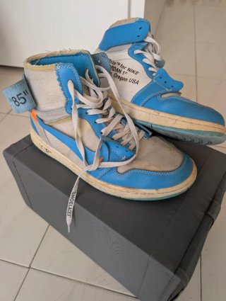 Air Jordan 1 Retro High Off-White UNC
