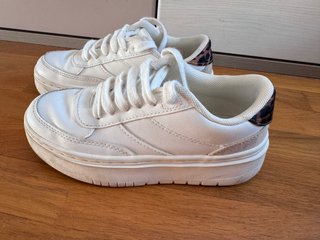 Bambas Zara Blancas Talla 32 poco uso!