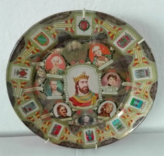 Plato Decorativo Antiguo con Vitolas Álvaro