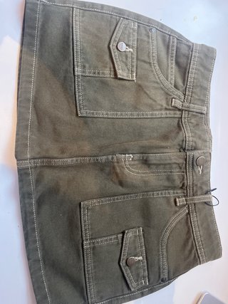 Falda corta Bershka verde