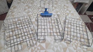 Set de 3 Bandejas Porta Folios Metálicas y un atri
