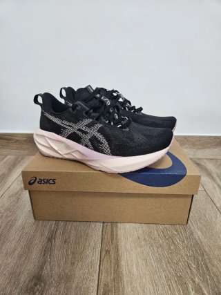 Zapatillas ASICS Novablast 5 Mujer Talla 40.5