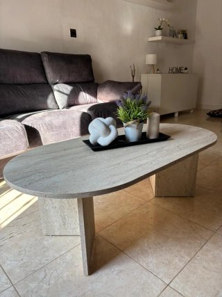 Mesa de centro ovalada de piedra