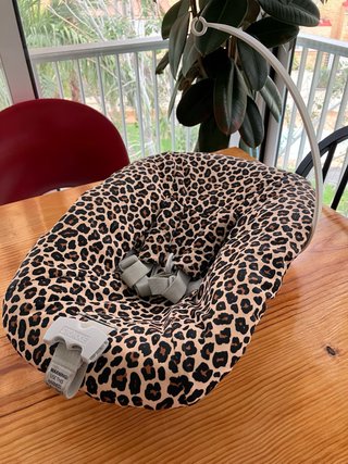 Hamaca Stokke Tripp Trapp funda de leopardo