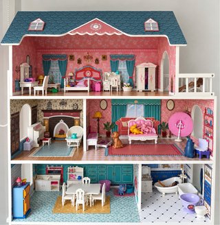 Casita de Muñecas de Madera