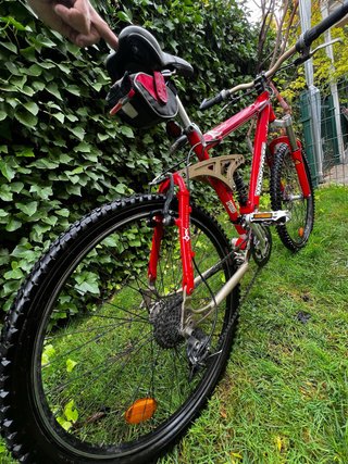 Bicicleta de Montaña Mongoose Roja