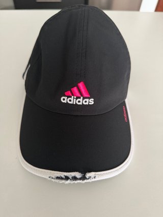 Gorra adidas Negra