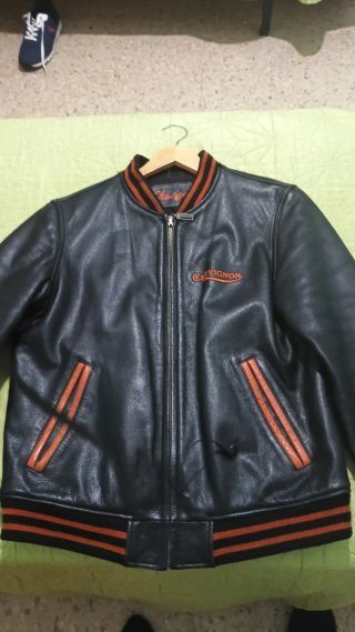 Chaqueta de cuero Chevignon años 2000