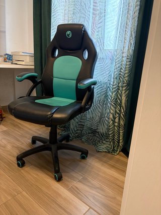Silla Gamer Nacon Negra y Turquesa