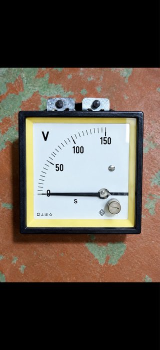 Voltímetro Analógico de Panel