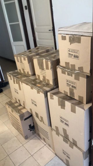 PEQUEÑAS MUDANZAS EN BARCELONA