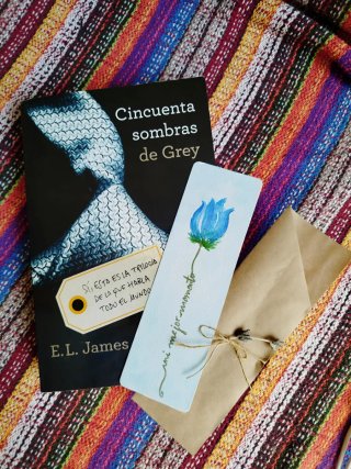 Cincuenta sombras de Grey +  regalo
