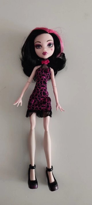 Muñeca con vestido estampado