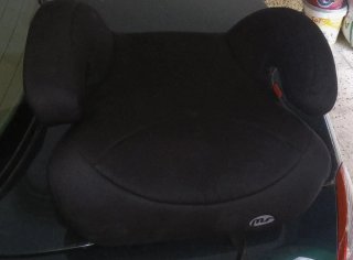 Silla Alzador Infantil Negra.