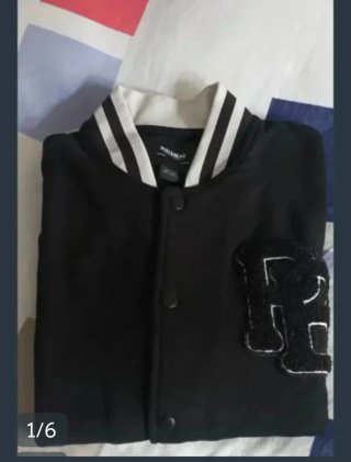 Chaqueta tipo bomber Pull&Bear negra