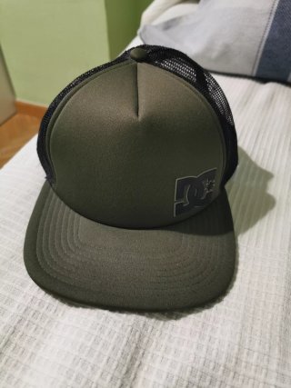 Gorra DC Verde Oliva y Negra