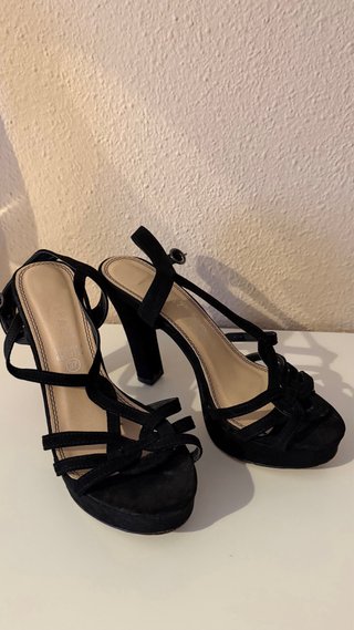 Zapatos de tacón negros talla 37