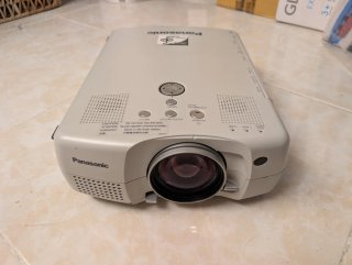 Proyector Panasonic PT-L502E LCD