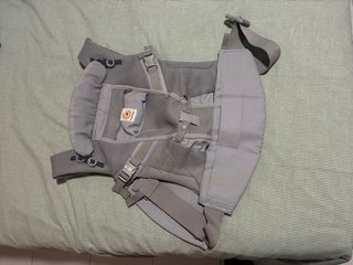 Mochila de porteo Ergobaby gris