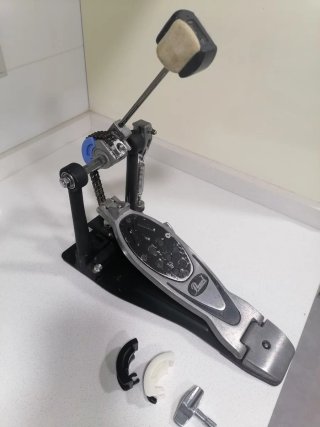 Pedal de bombo Pearl Eliminator