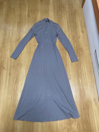 Vestido largo elástico midi Zara gris