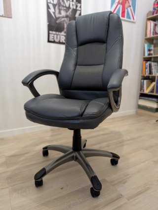 Silla de oficina ergonómica negra