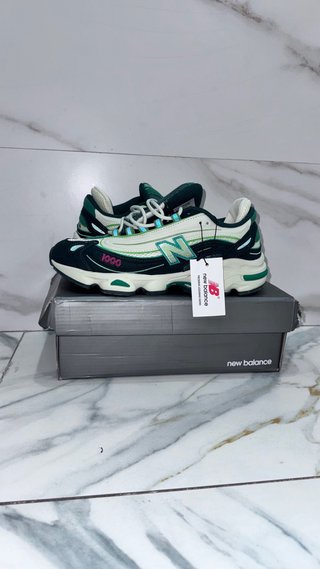 Zapatillas New Balance 1000 Blancas y Verdes
