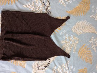 Camisa de tirantes marrón con brillo