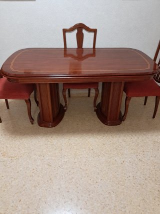 Mesa de Comedor de Madera