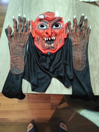 Conjunto de Máscara y Guantes de DemonioNo envios