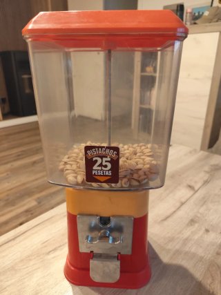 Máquina expendedora de pistachos vintage