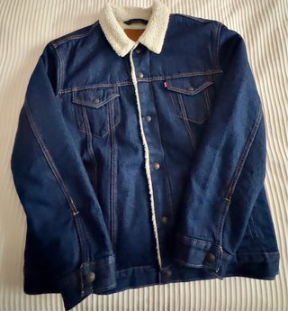 Cazadora vaquera Levi's con borrego