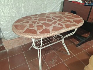 Mesa de Exterior de Piedra y Metal