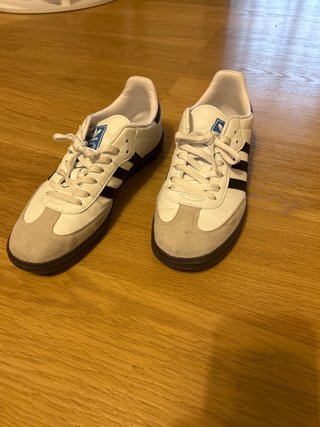 Zapatillas samba Blancas y Negras talla 43 1/3.
