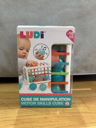 Cubo de manipulación Ludi