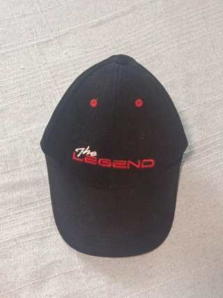 Gorra Nokta The Legend Negra y Roja