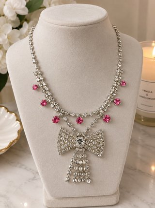 Conjunto de Collar y Pendientes de bisutería