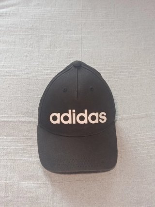 Gorra adidas Negra