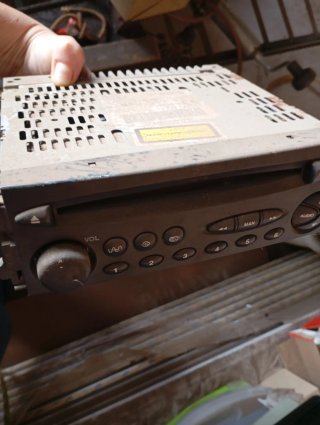 Radiocasete con CD para coche