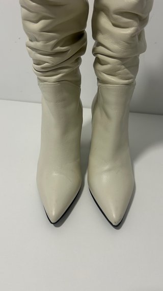 Botas Altas Beige de Piel con Tacón Ancho