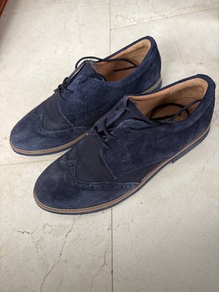 Zapatos tipo Oxford cordones ante azul talla 39.