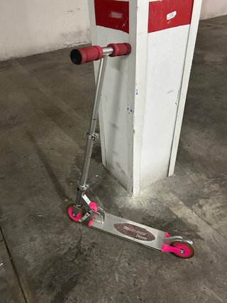 Patinete rosa y plateado Flashing Storm