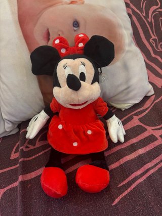 Peluche Minnhe Minnie Mouse con Vestido Rojo