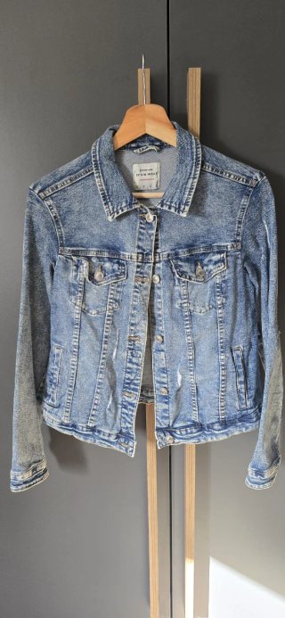 Cazadora vaquera Stradivarius talla S