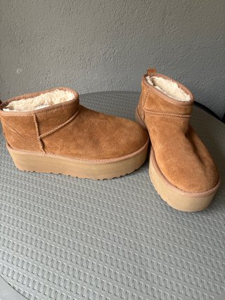 Botas UGG bajas con plataforma (NUEVAS)