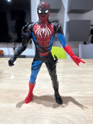 Muñeco Spider-Man con Simbionte
